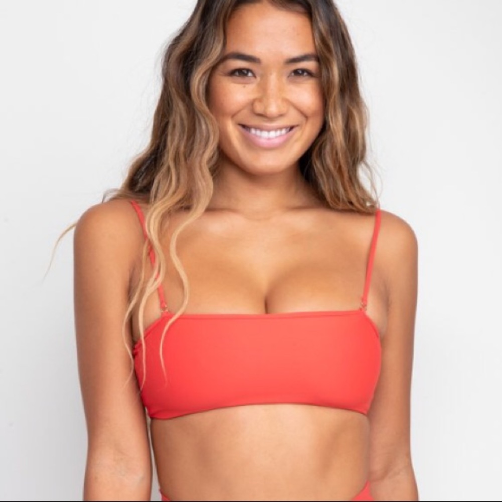 NWT Annie top in red